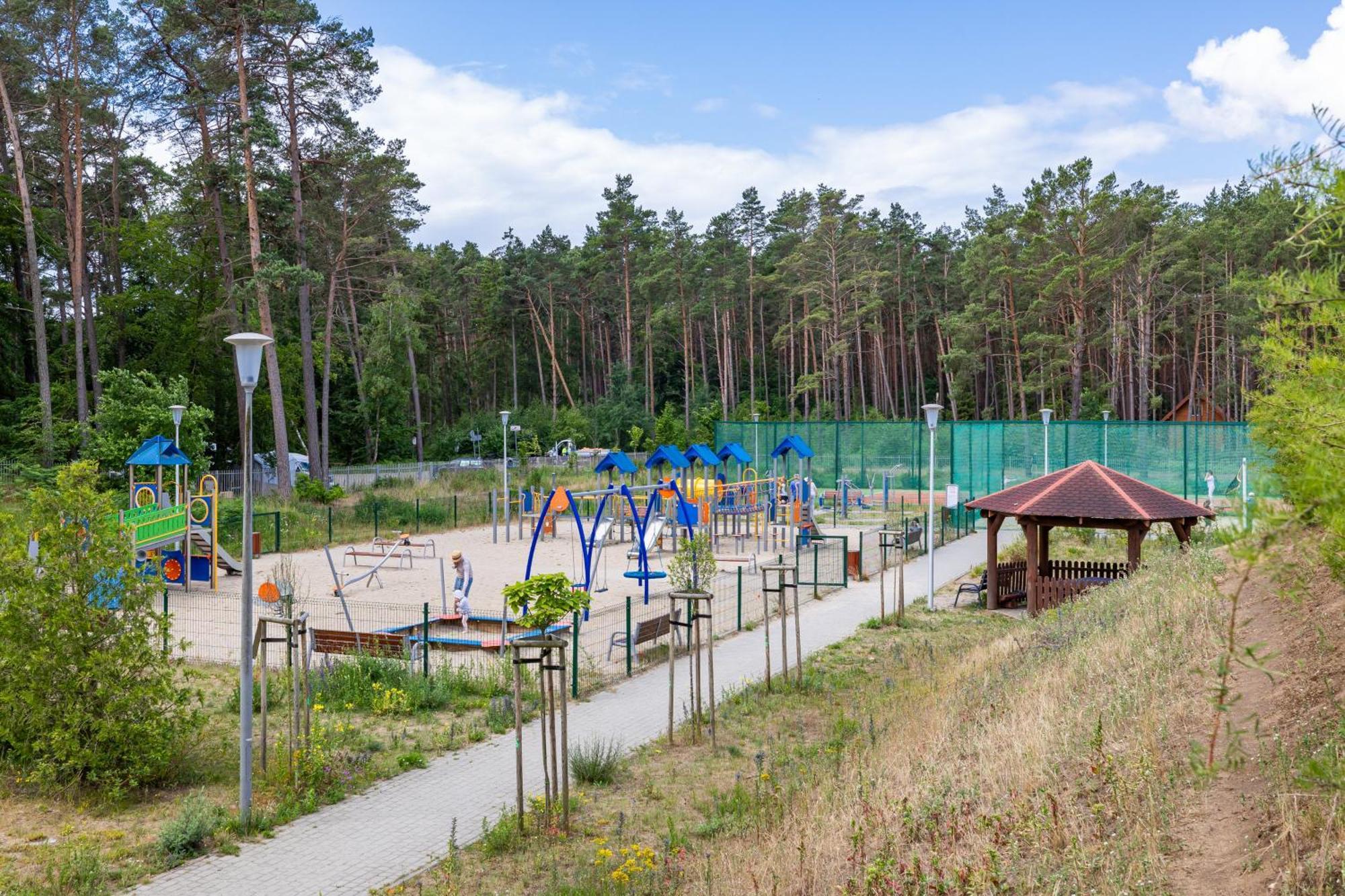Aquamarina Apartment With Terrace - Close To The Beach - By Renters Miedzyzdroje Exteriör bild
