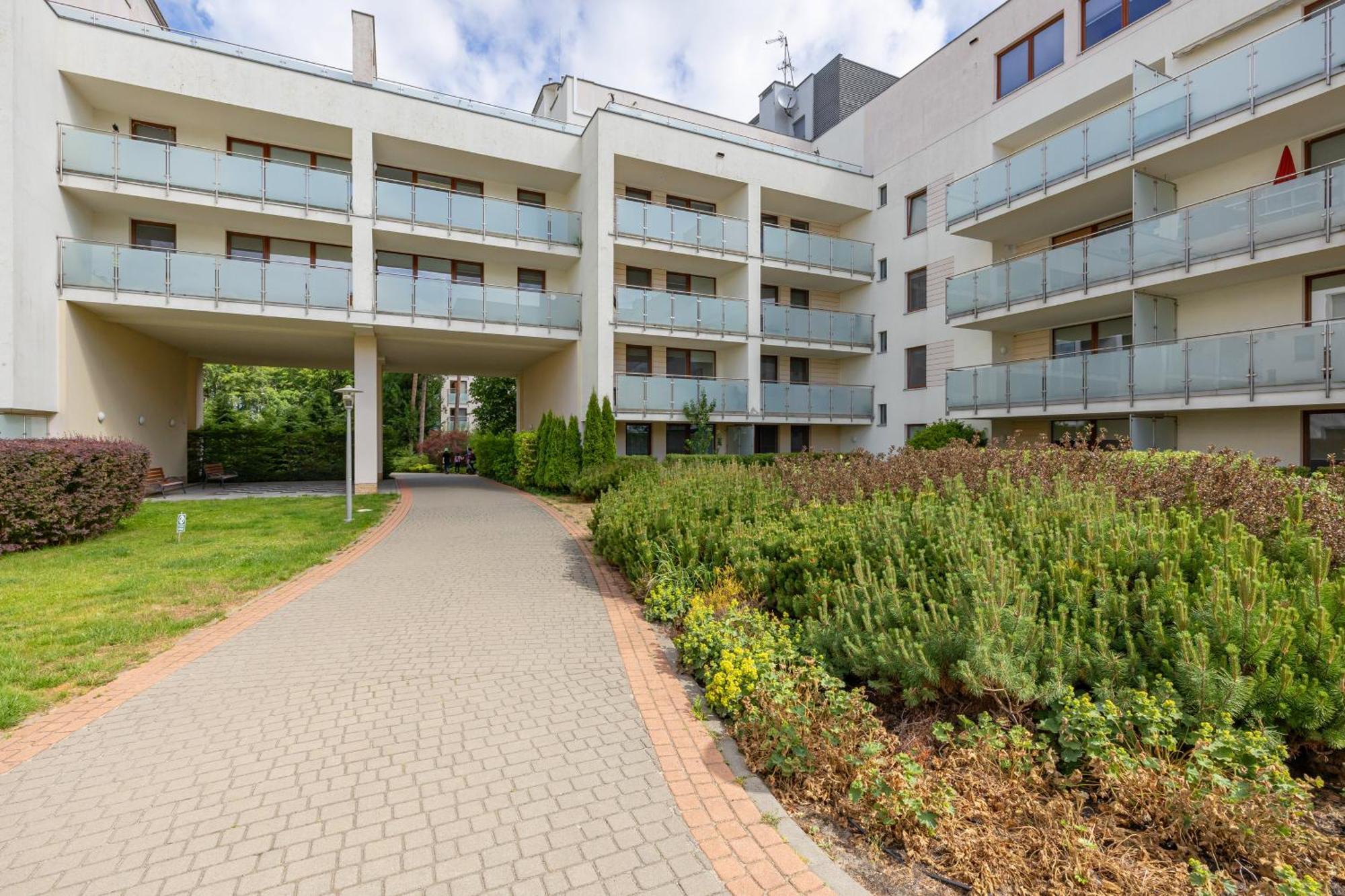 Aquamarina Apartment With Terrace - Close To The Beach - By Renters Miedzyzdroje Exteriör bild